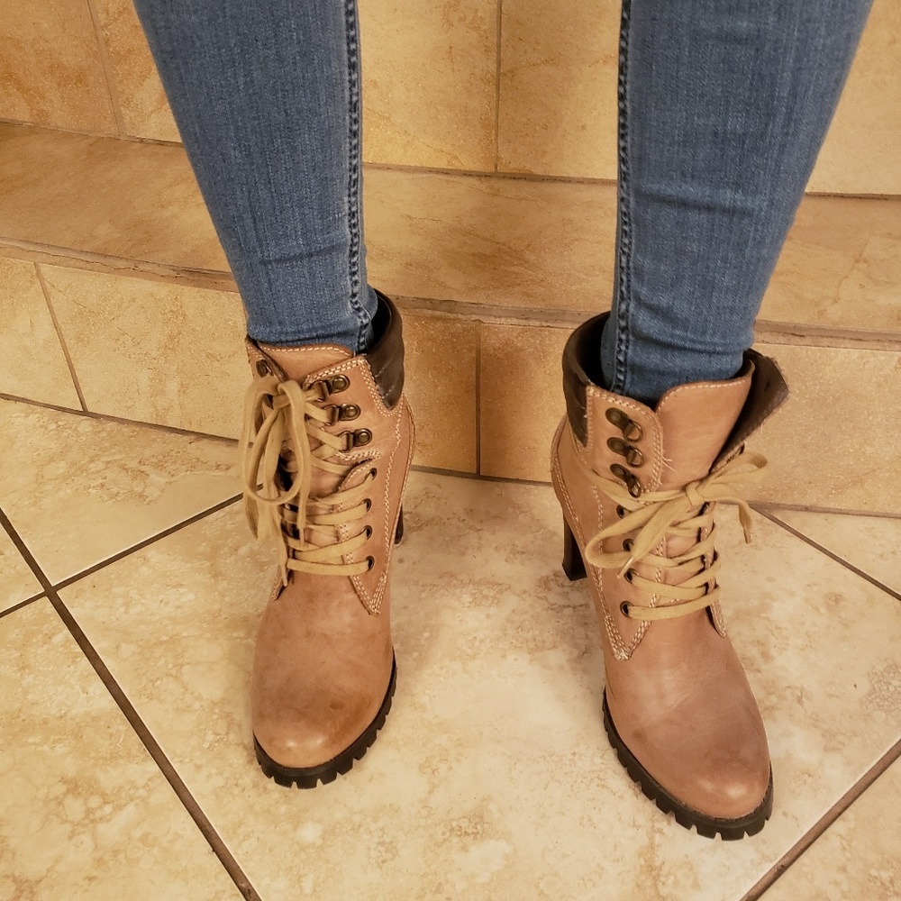 Two Lips lace up boots